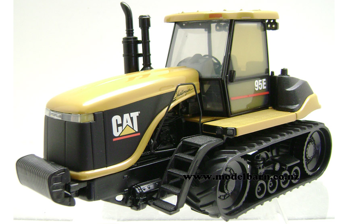 1/32 Caterpillar Challenger 95E (used, damaged cab)