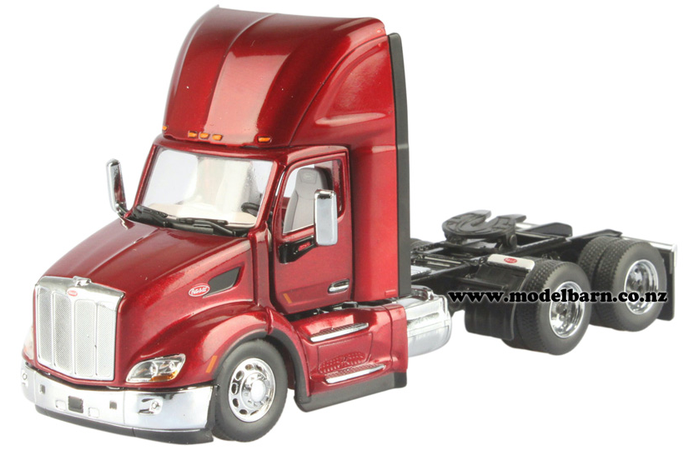 1/50 Peterbilt 579 Prime Mover (red)
