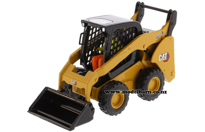1/32 Caterpillar 272D3 Skid Steer Loader with Attachments