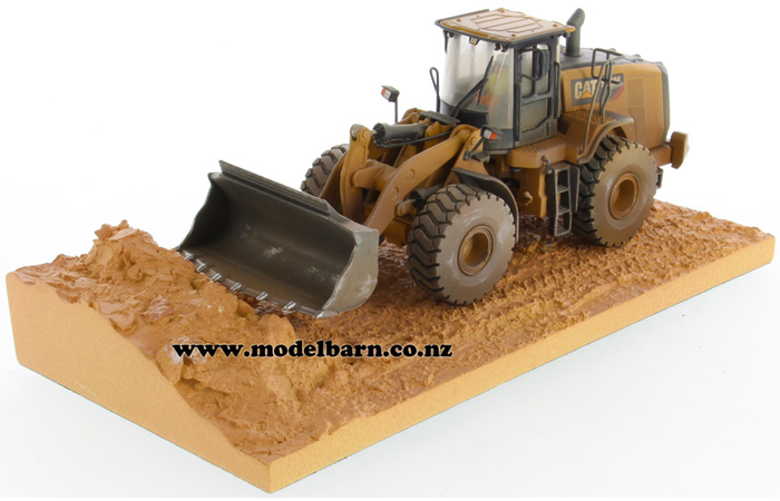 1/50 Caterpillar 966M Wheel Loader "Weathered"