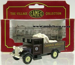 Morris Truck with Sacks Load "Charles Wells Ltd" (83mm)-other-trucks-Model Barn