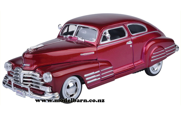 1/24 Chev Fleetline Aerosedan (1948, metallic crimson)