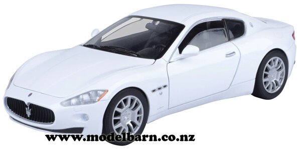 Motor Max Maserati Gran Turismo ホワイト1/24 Maserati Gran Turismo
