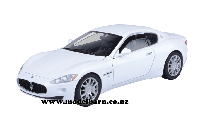 1/24 Maserati Gran Turismo (white) - Vehicles-Other Vehicle Brands