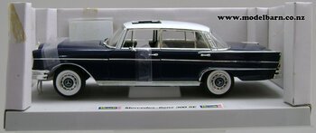 1/18 Mercedes 300 SE Sedan (dark blue & white)-mercedes-Model Barn