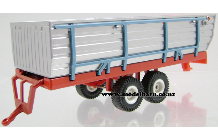 1/32 Hay Wagon (silver, blue & red)