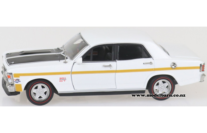 1/32 Ford XW Falcon GTHO Phase II (white)