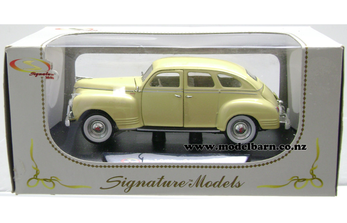 1/32 Plymouth Sedan (1941, yellow)
