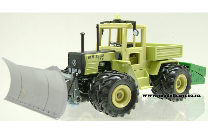 1/32 MB Trac 800 with Duals All-round & Snow Plough & Tray