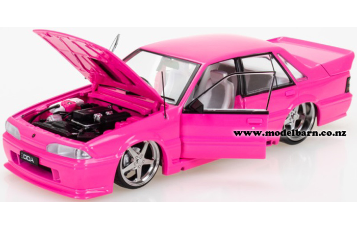 1/24 Holden VL Commodore Custom Walkinshaw (Hot Pink)
