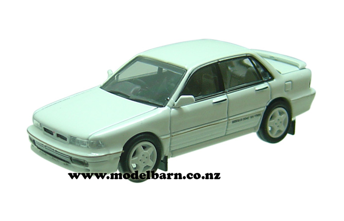 1/64 Mitsubishi Galant VR-4 (Sophia White)