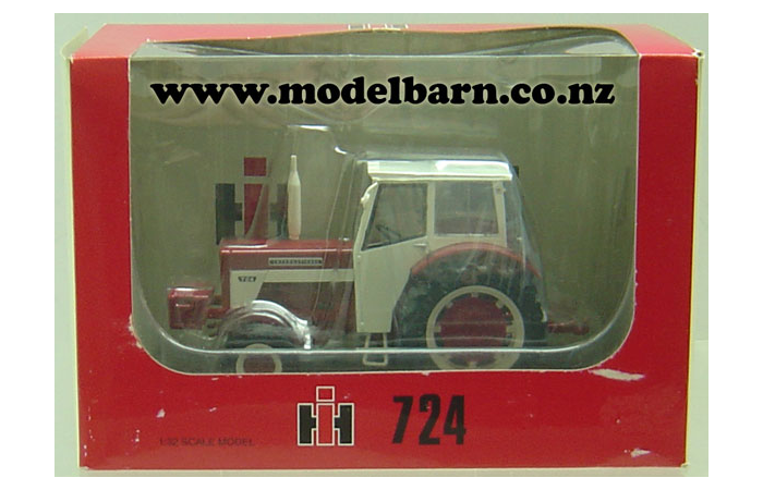 1/32 International 724 2WD with Cab