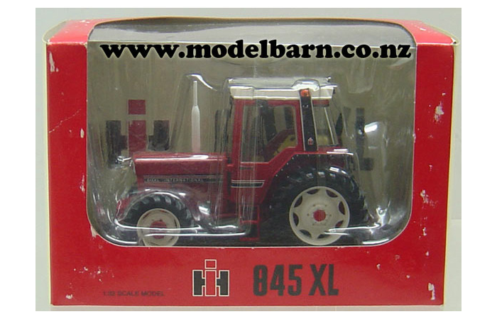 1/32 International 845 XL FWA with Cab