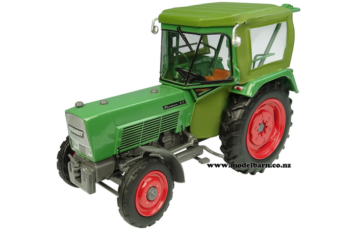 1/32 Fendt Farmer 5S with Peko Cab