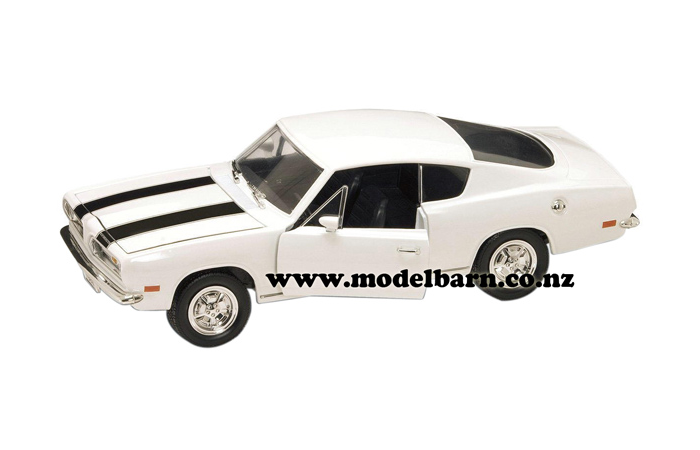 1/18 Plymouth Baracuda (1969, white & black)