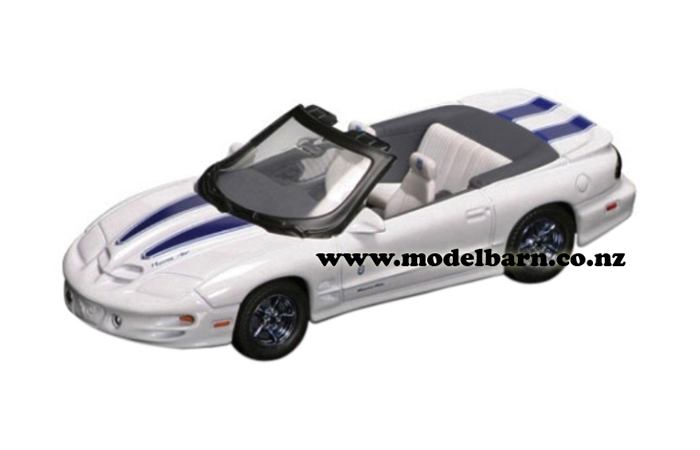 1/43 Pontiac Firebird Trans Am Convertible (1999, white)