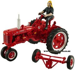 1/32 IH Farmall C with Driver-international-Model Barn