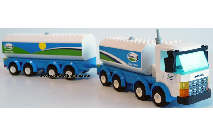 Scania Fonterra Milk Tanker & Trailer Brick Set