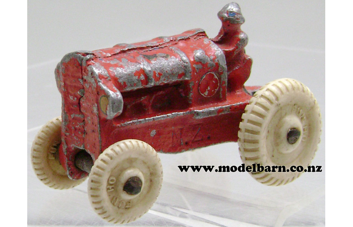 Small Allis-Chalmers Tractor (red, 78mm)