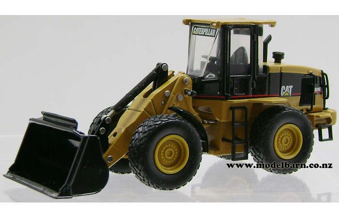 1/50 Caterpillar 924G Versalink Wheel Loader with Accessories (used)