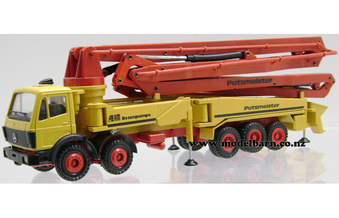 1/50 Putzmeister M52 Concrete Pump On Mercedes 5-Axle Truck