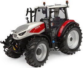 1/32 Steyr 4120 Plus-farm-equipment-Model Barn