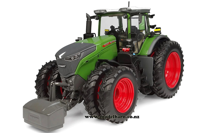 1/32 Fendt 1052 Vario with Row-Crop Duals All-round "US Edition"