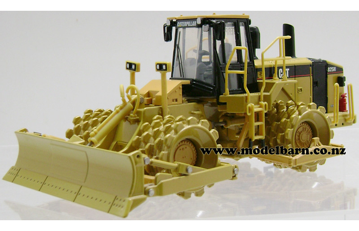 1/50 Caterpillar 825H Soil Compactor (used)