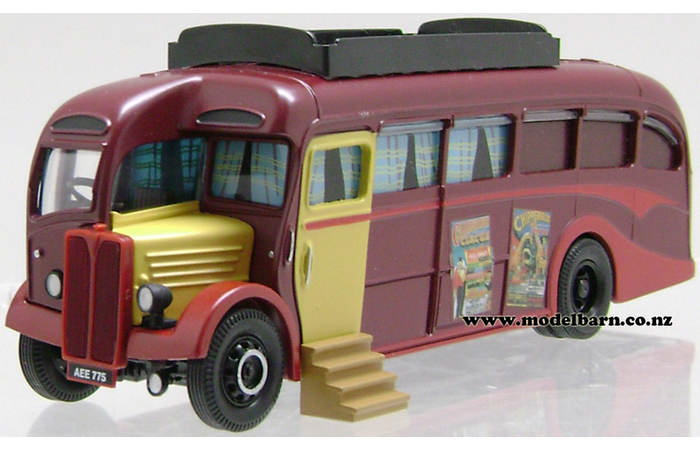 1/50 AEC Regal House Bus Living Quarters "Chipperfields Circus"