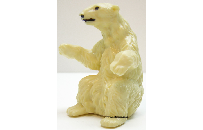 1/32 Polar Bear Sitting
