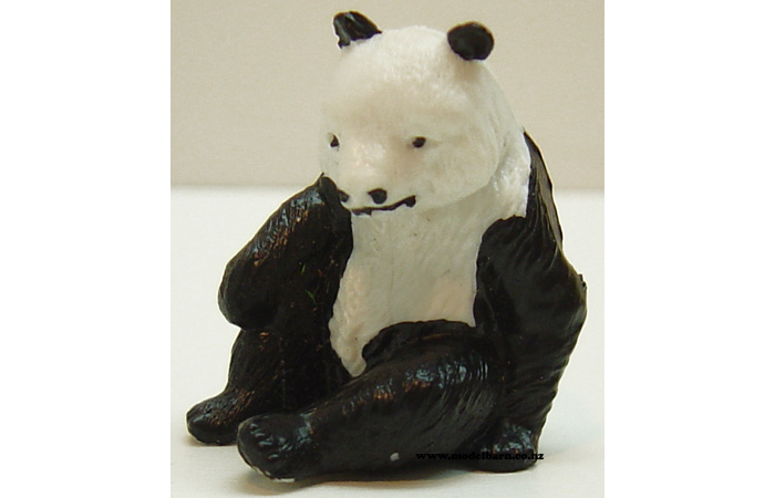 1/32 Panda Bear Sitting