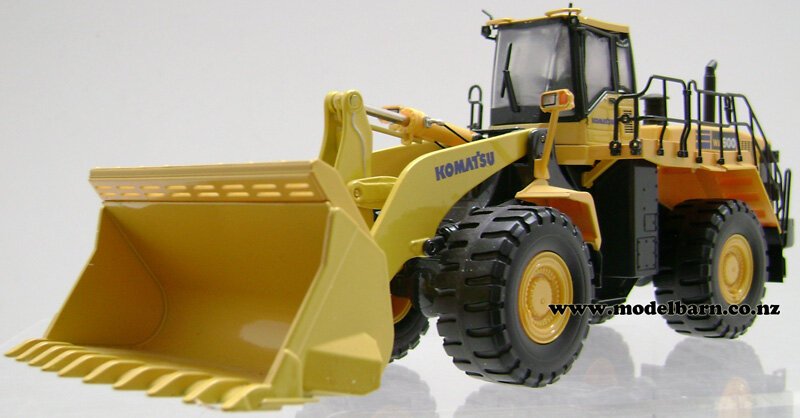 1/50 Komatsu WA600-6 Wheel Loader (used, damaged) - Construction