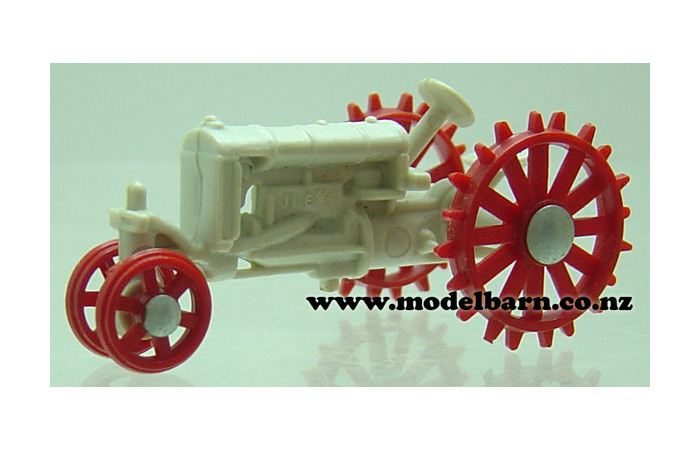 1/64 Fordson Rowcrop on steel (plastic, unboxed)