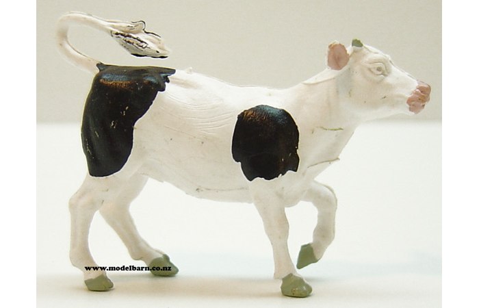 1/32 Friesian Heifer