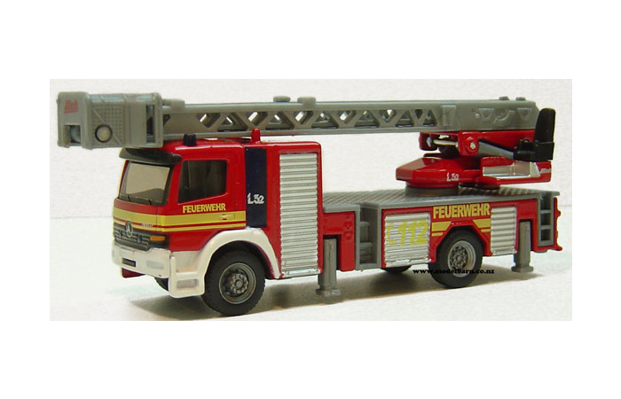 1/87 Mercedes Aerial Ladder Fire Truck