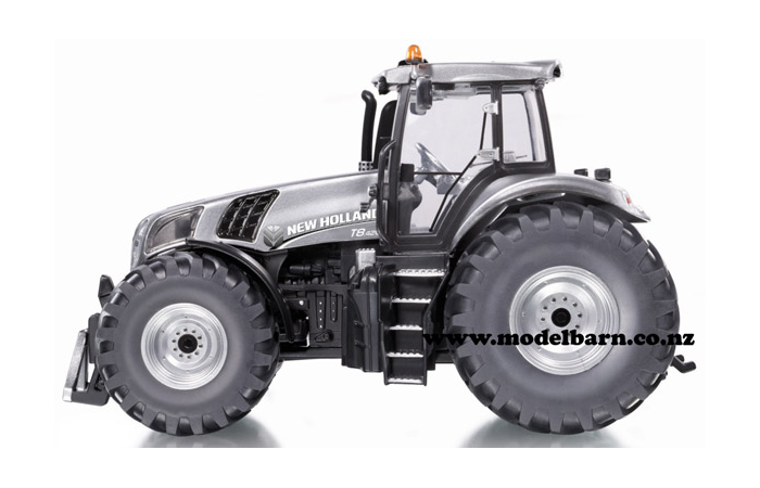 1/32 New Holland T8.420 (Silver) "Siku-2013"