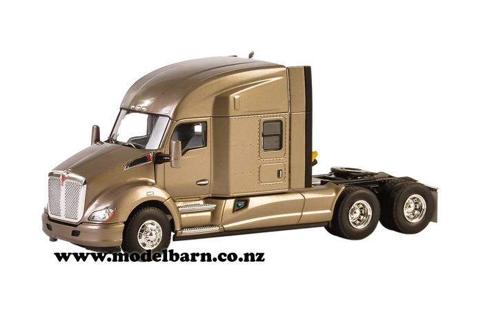 1/50 Kenworth T680 Prime Mover (silver gold)