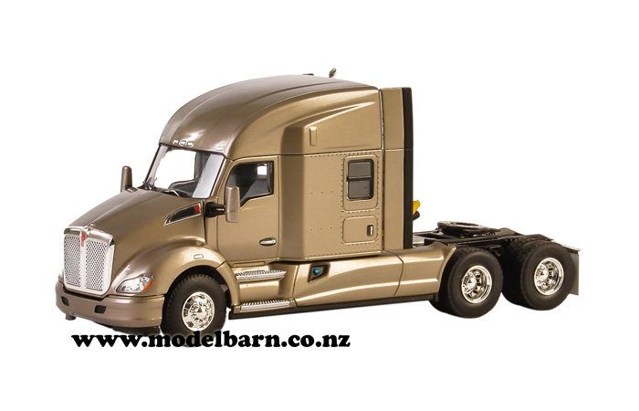 1/50 Kenworth T680 Prime Mover (silver gold)