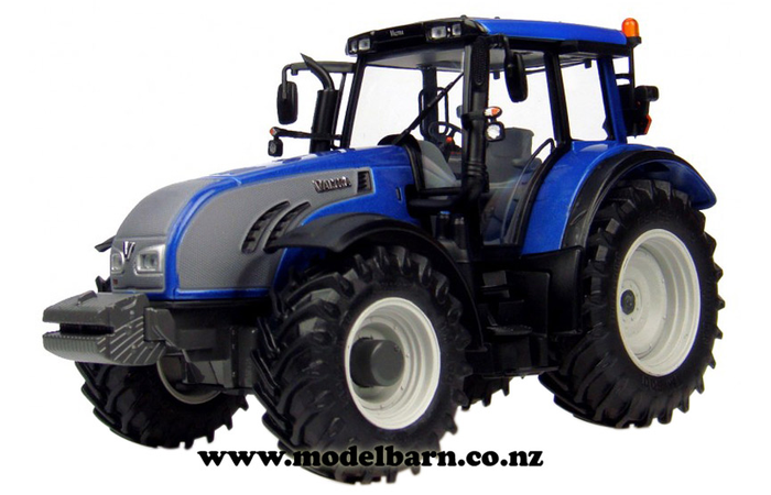 1/32 Valtra T213 (2011, metallic blue)