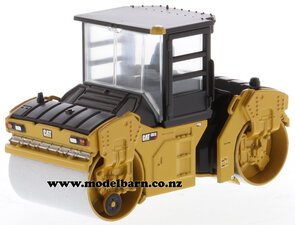 1/64 Caterpillar CB-13 Articulated Roller with Cab-construction-and-forestry-Model Barn
