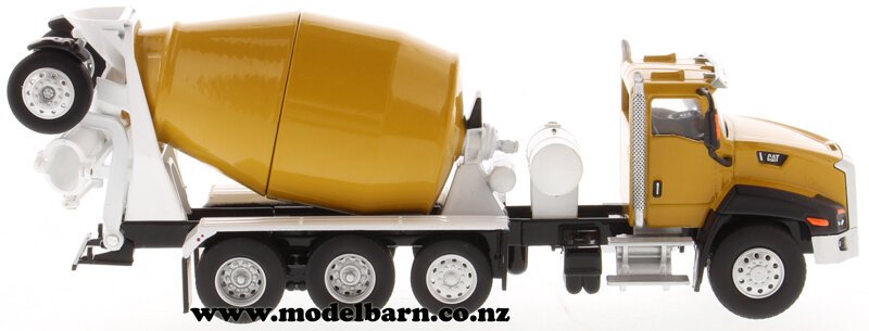DM 1/50 Model CAT CT660 Day Cab Tractor With Mcneilus