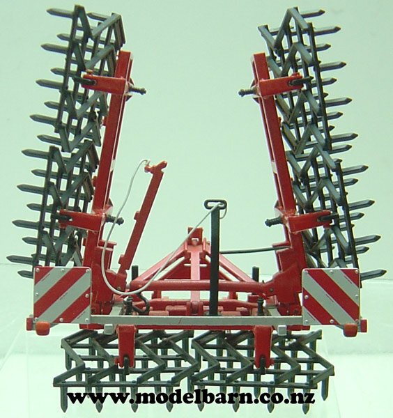 Universal Hobbies confirme l'arrivée de sa herse rotative Bednar - FARM