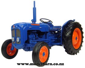 1/16 Fordson Dexta (1960 - 1962)-farm-equipment-Model Barn