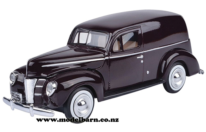 1/24 Ford Panel Van (1940, dark purple)