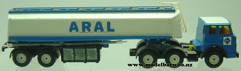 1/60 Henschel F 201S-2A Fuel Tanker 