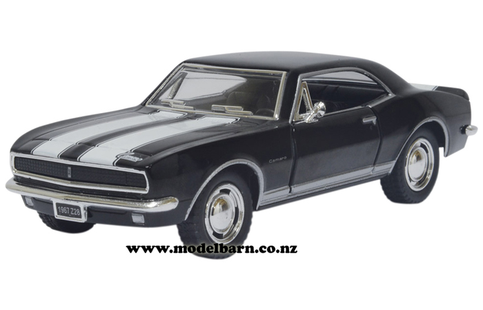1/37 Chev Camaro Z28 (1967, black & white)