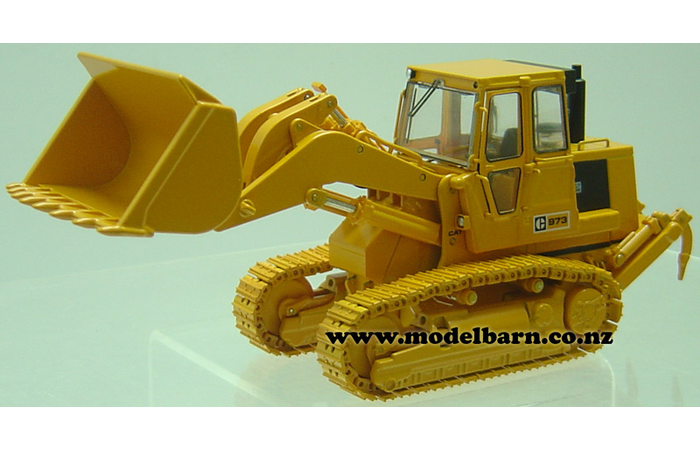 1/48 Caterpillar 973 Track Loader with Ripper (missing light)