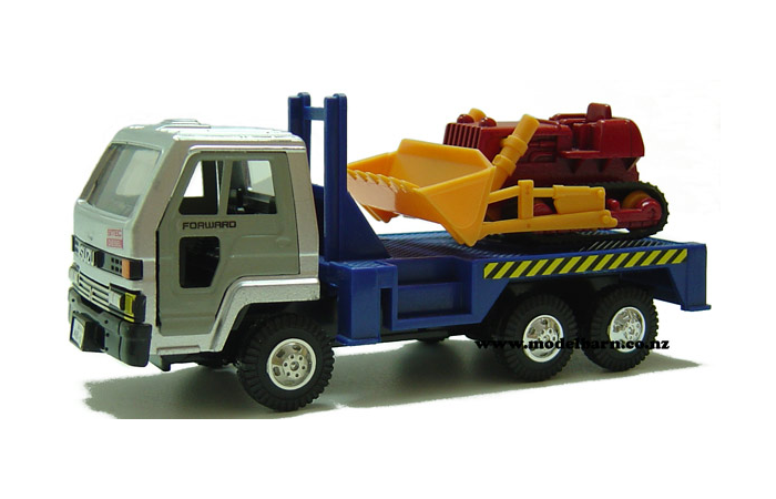 1/55 Isuzu Forward with Traxcavator 