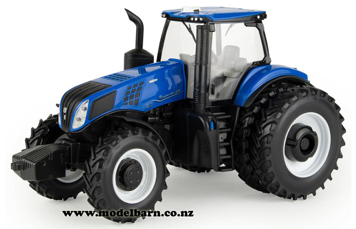 1/32 New Holland Genesis T8.380 with Rear Duals