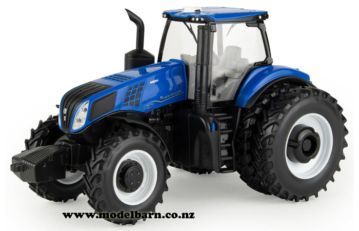 1/32 New Holland Genesis T8.380 with Rear Duals